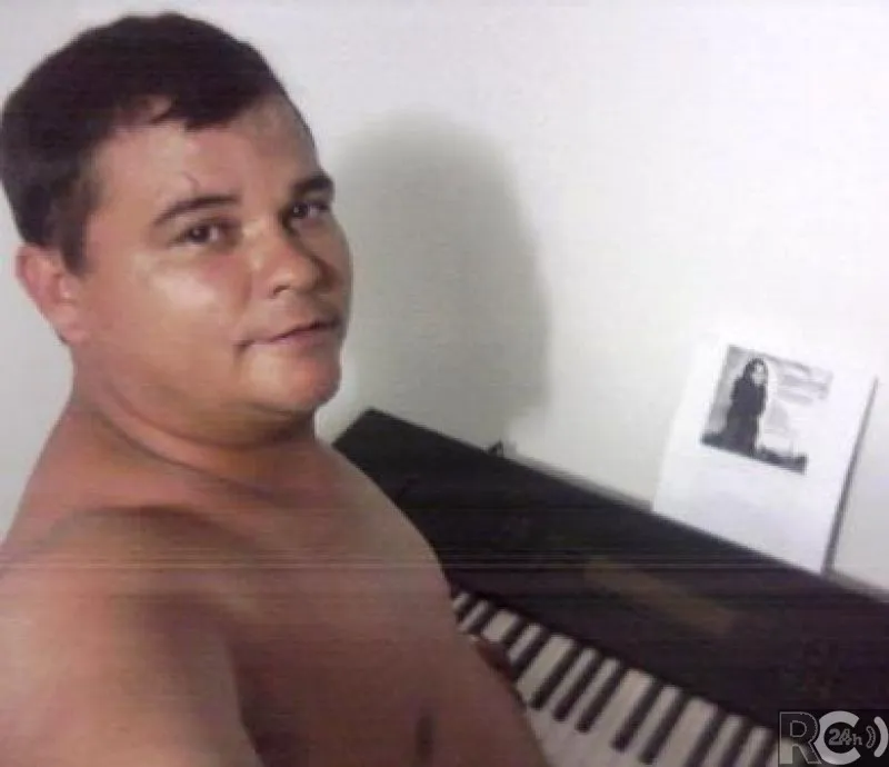 Rogerio Garcia estava na praça do bairro de Ponta do Ambrósio e foi executado por motococlistas