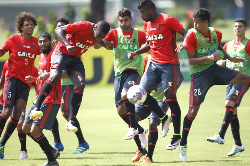 Jogadores realizaram um treino bastante disputado no ‘Ninho’