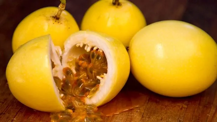 A fruta é rica em vitaminas do Complexo B, além de ferro, cálcio, fósforo, sódio e potássio