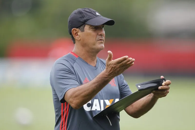 Segundo diretores do clube, Muricy foi afastado do comando da equipe para cuidar da saúde.