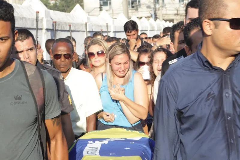  Cerca de 300 pessoas deram o último adeus a Thiago Machado