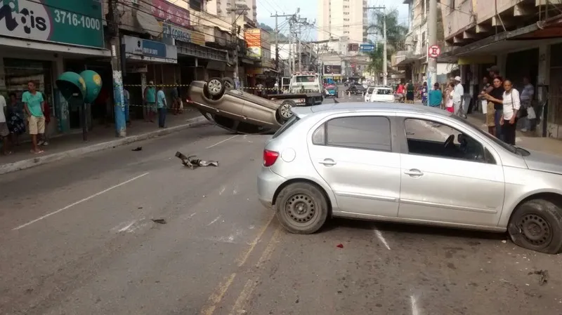 Após roubo, Rafael capotou com o veículo da Avenida 18 do Forte