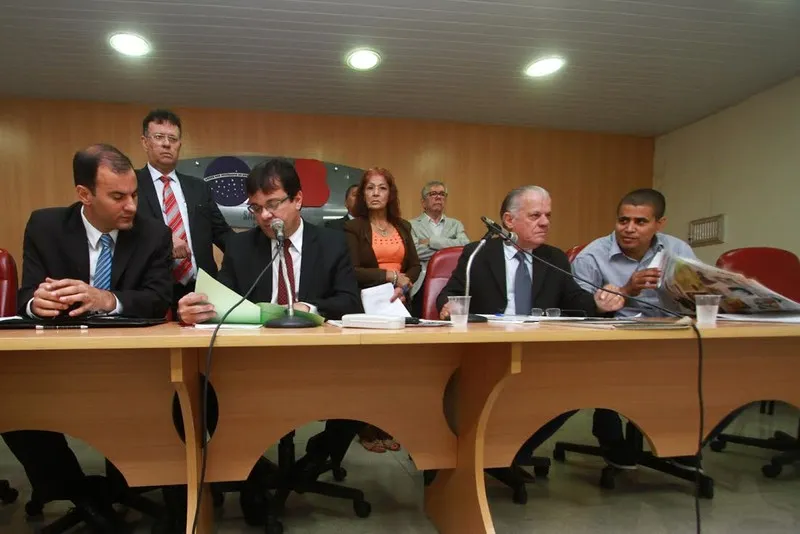 O Projeto de Resolução, assinado pela mesa diretora, foi aprovado e vai manter salário de R$15 mil