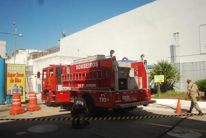 Principio de incêndio no Prezunic no Fonseca