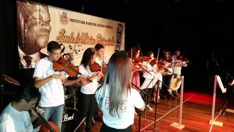  A Escola de Música Pixinguinha fica localizada no Barro Vermelho