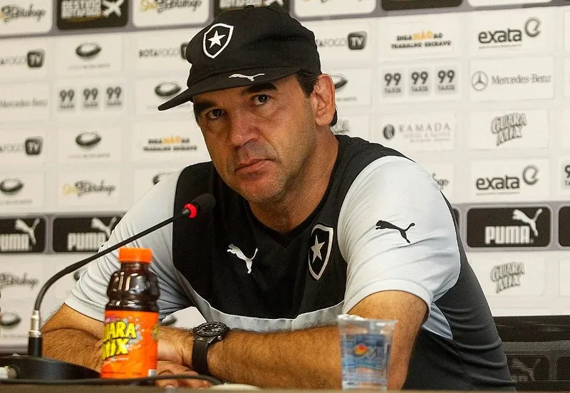 Ricardo Gomes garantiu que o Glorioso não vai brigar pela degola