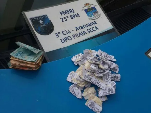 Os jovens alegaram ser trabalhadores e usuários de drogas mas acabaram autuados por tráfico