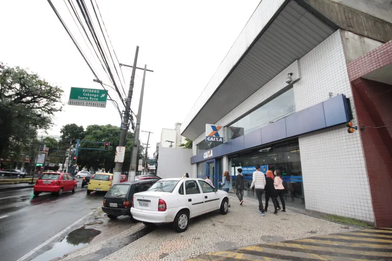 Imagem ilustrativa da imagem Alarme dispara em banco e causa pânico no Fonseca