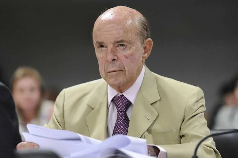 Francisco Dornelles anunciou as novas medidas, ontem, que serão publicadas em Diário Oficial hoje