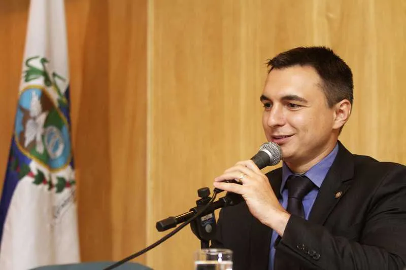 Deputado quer que o Estado não tenha gastos com o programa