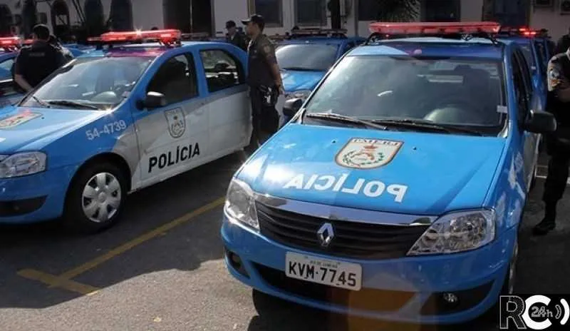 Os policiais conseguiram localizar dois assaltantes após realizarem buscas naquela região