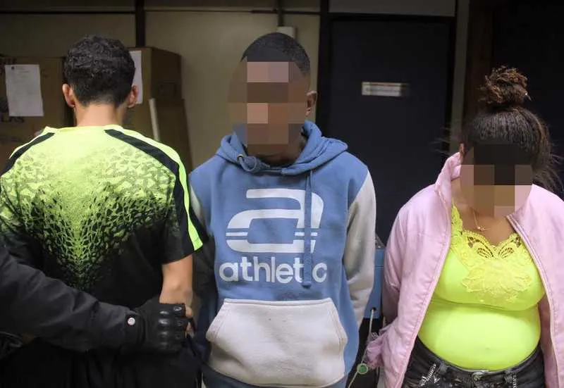 Trio foi preso em flagrante e levado para a 74ªDP (Alcântara)