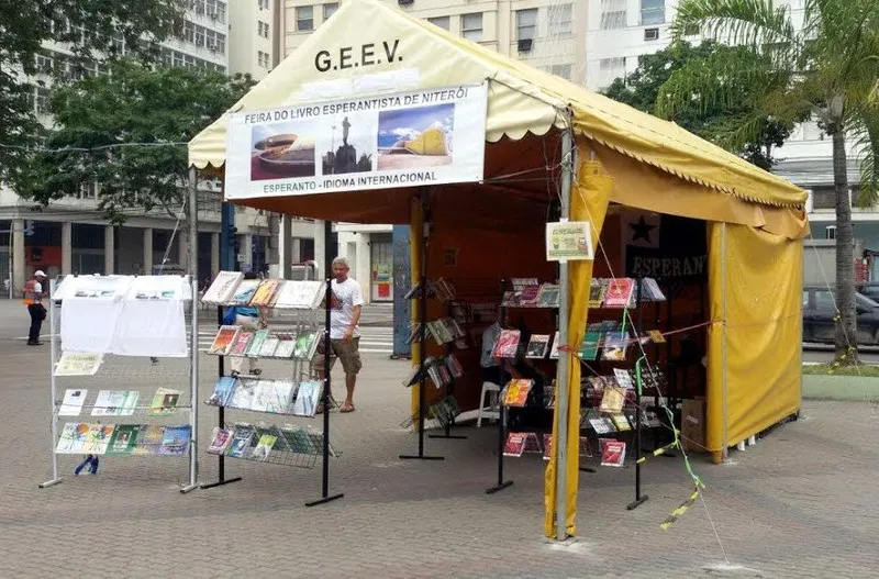 Os livros foram traduzidos para a chamada língua mundial