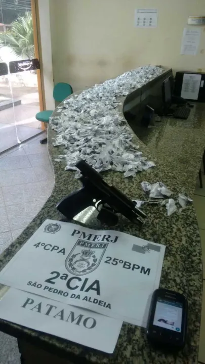 O material apreendido foi levado para a delegacia de Iguaba
