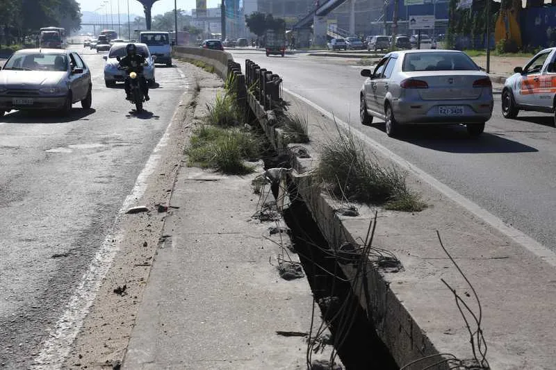 Marli ficou tetraplégica ao cair na fenda entre as duas pistas da RJ-104, no Coelho, há 10 anos