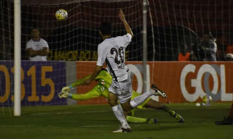 Diego Souza aproveita falha no sistema defensivo do Flu e decreta segunda derrota do Tricolor.

