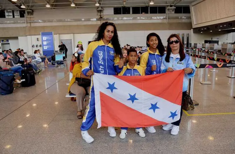 Lutadores do município se destacaram em suas respectivas categorias no campeonato de Dublin
