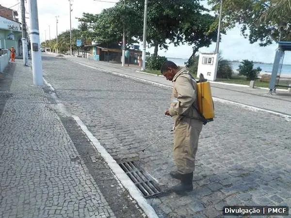 Equipes da Vigilância Sanitária vistoriaram bueiros, áreas alagadas, galerias, salinas e valões