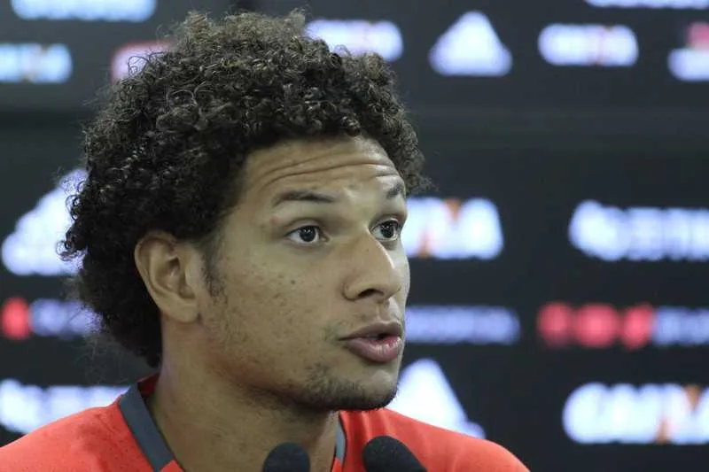 Volante Willian Arão destacou a dificuldade de jogar no estádio do Arruda, ‘casa’ do Santa Cruz