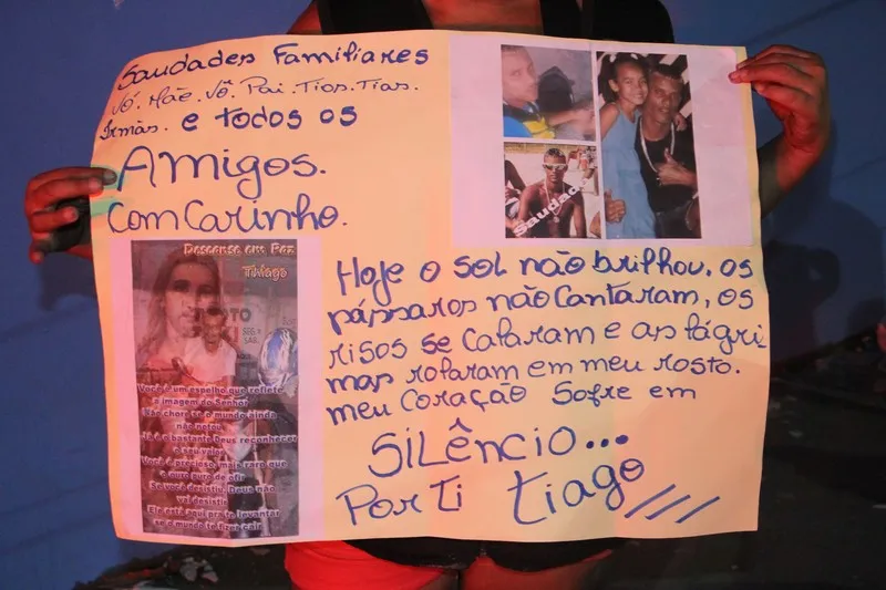 Na última quinta, familiares das vítimas pediram Justiça durante uma manifestação, em Neves