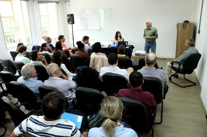  A saúde ambiental da Baía de Guanabara foi tema de encontro na sede da Defesa Civil de Niterói