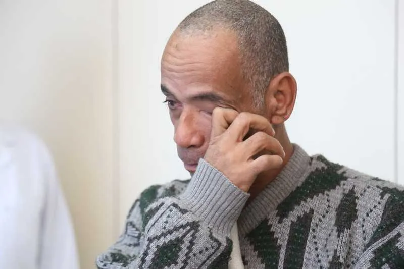 Seu Ivo se emociona ao reencontrar a equipe médica.