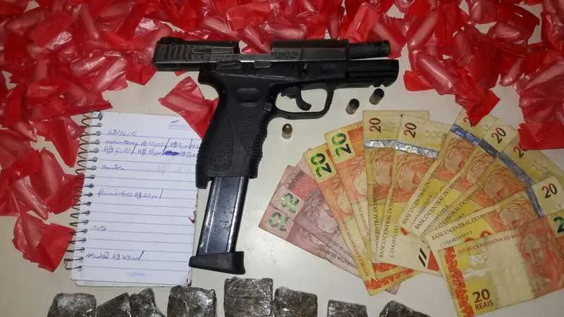 Segundo a polícia, Igor foi flagrado com uma pistola