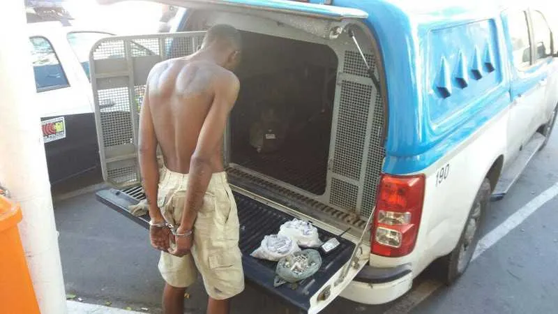 Di Vidro foi flagrado com drogas na localidade Jonas Botelho