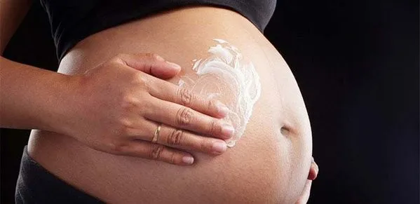 Receberão o produto as mulheres que integram famílias beneficiadas pelo programa Bolsa Família