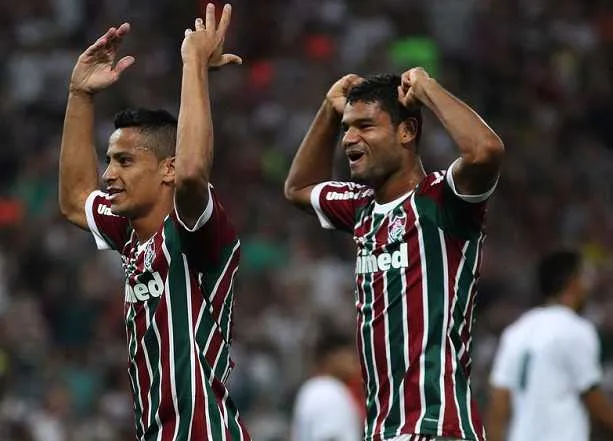 Zagueiro e meia costumam orientar os atletas mais jovens do Flu