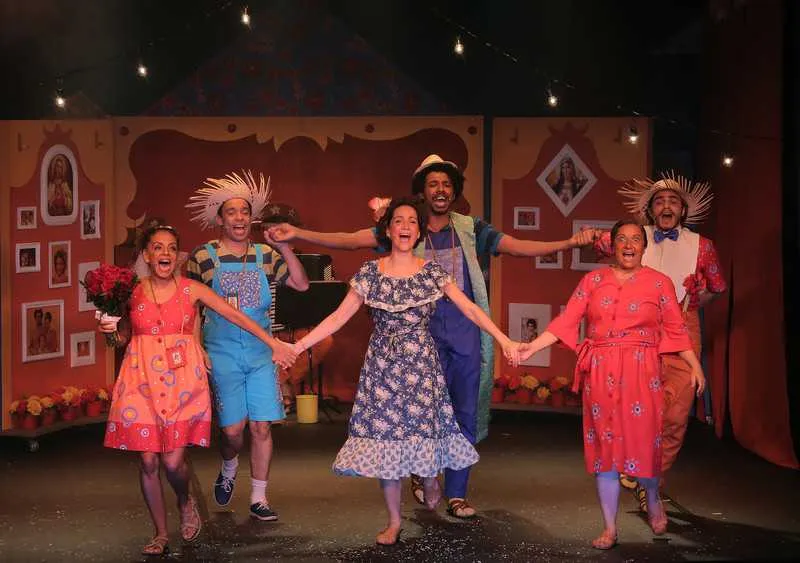 O musical ‘Forró Miudinho’ fica em cartaz até 24 de julho