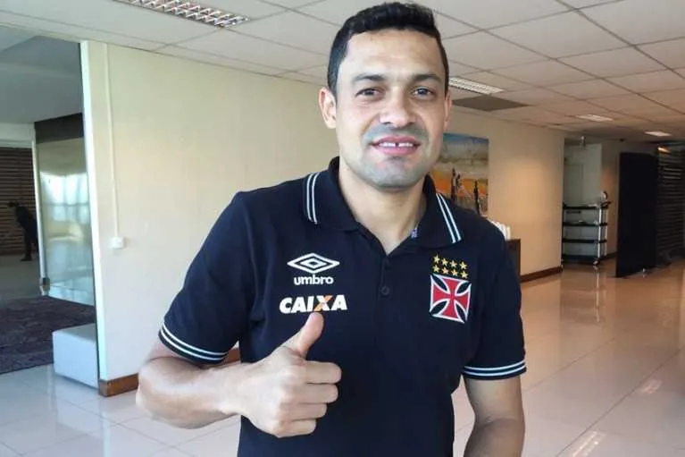 O atacante Éder Luís está confirmado para encarar o Avaí, hoje à tarde, em Florianópolis