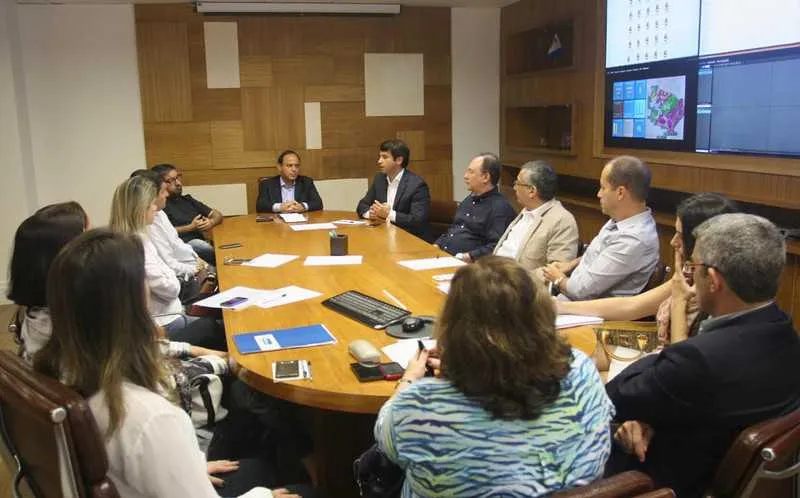 Prefeitos e secretário de Estado fizeram reunião ontem