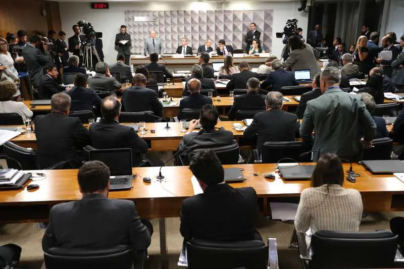 Imagem ilustrativa da imagem Comissão do Impeachment ouve responsáveis por perícia em documentos
