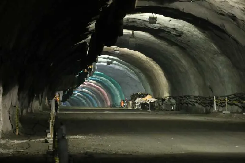 Imagem ilustrativa da imagem TransOceânica: primeira travessia no túnel após fim da perfuração