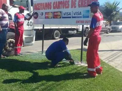 Todo o material apreendido pelos fiscais foi levado para a sede da secretaria, na Estrada do Caxito