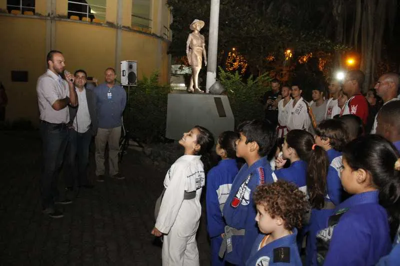 Menor, Lucas e Eduardo foram presos no Beco da Amendoeira