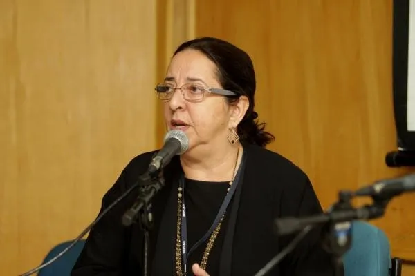 Secretária teve que enviar arquivos da folha de pagamento