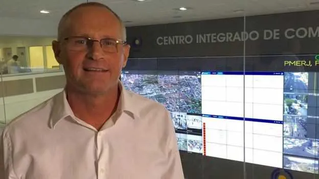 Imagem ilustrativa da imagem 'Como vou exigir que o policial arrisque a vida se o Estado não paga?', diz Beltrame