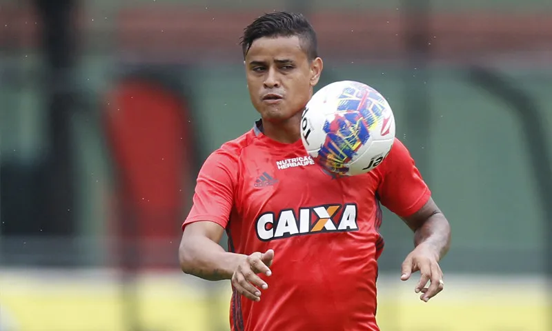 Everton terá que suar a camisa para reconquistar seu espaço
