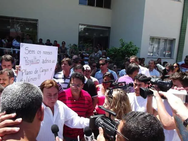 Os servidores municipais fizeram vários protestos contra o atraso no pagamento dos salários