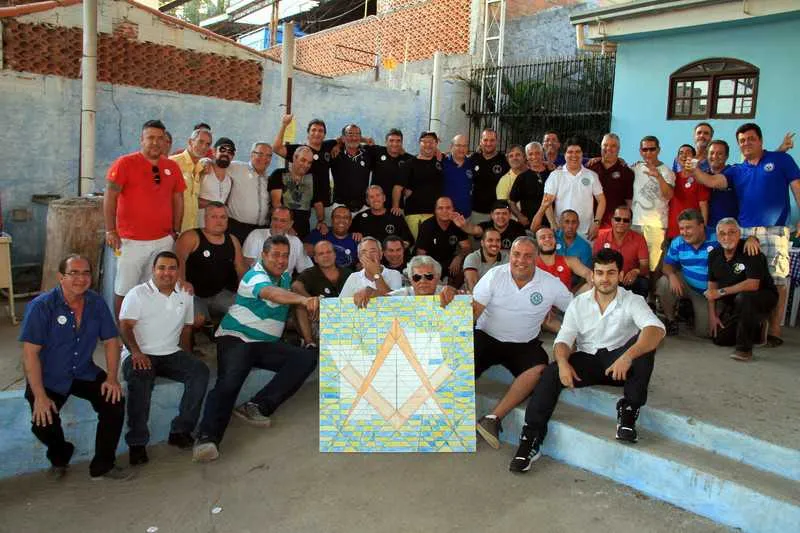 Os integrantes da Loja Maçônica se uniram para ajudar Aline, que perdeu os movimentos do corpo