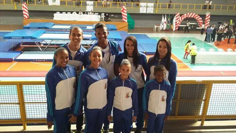Alunos do projeto ganharam três medalhas de ouro e uma de prata na competição em Minas Gerais