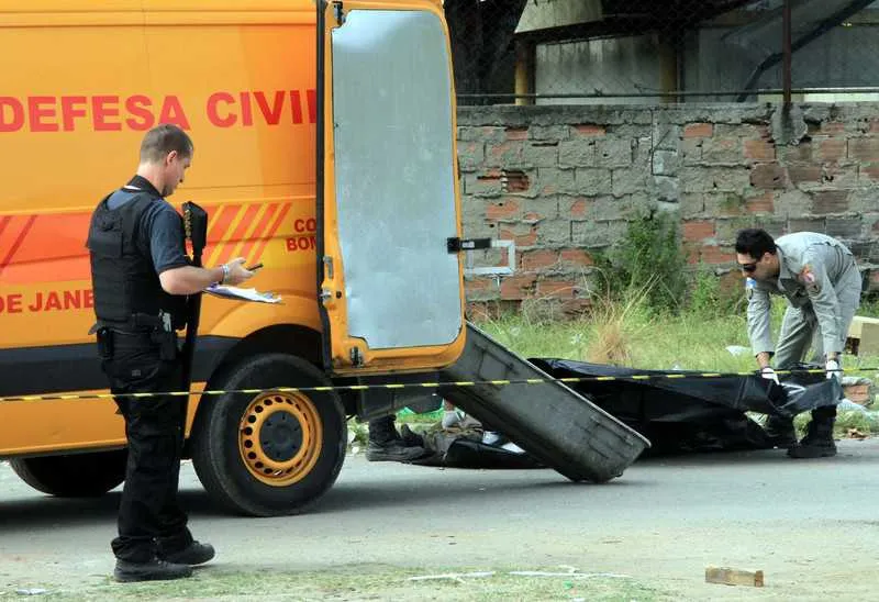 Corpo com marcas de tortura foi encontrado em Neves
