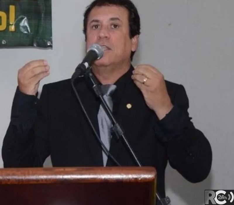 Marquinho Mendes fazia reunião com grupo político, quando traficantes deram tiros para o alto