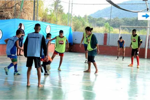  As decisões foram no futebol de salão (masculino e feminino), handebol e também queimado