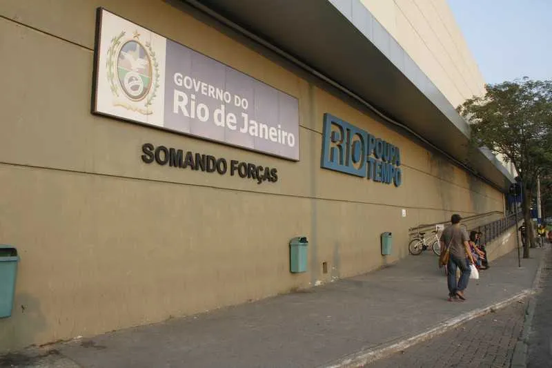 Sistema de ar condicionado do Rio Poupa Tempo de São Gonçalo está com problemas há dois meses