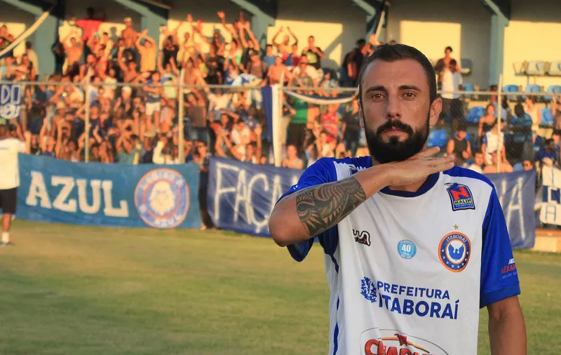 Confiante, meia Bersan pretende liquidar os “Laranjas” hoje