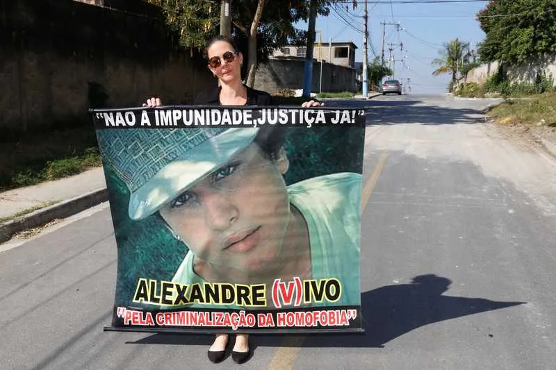 Angélica Ivo foi até a rua que receberá o nome de Menino Alexandre Thomé Ivo Rajão no Laranjal