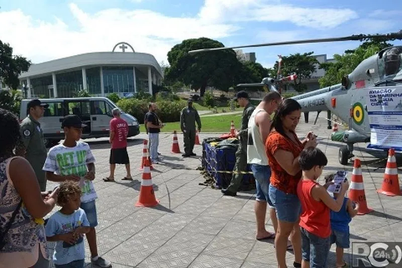 Exposição agitou a Praça João Hélio, ontem pela manhã